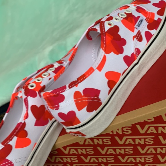 VANS AUTHENTIC Valentines Hearts True White/Fchspr - Picture 13 of 14
